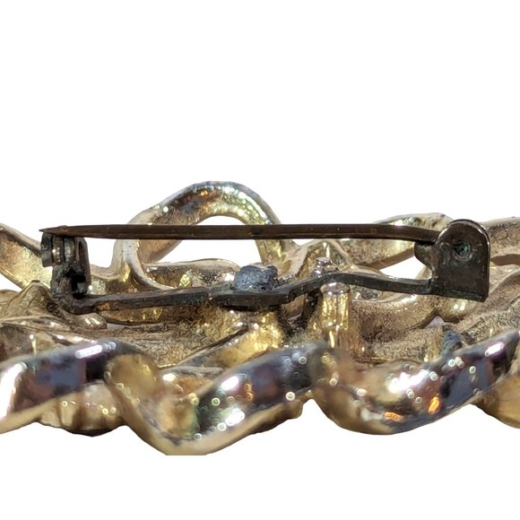 Vintage 1960s Gold Tone Swirl Leaf Brooch Clear Rhinestones 2 x 1.5 inch - Picture 7 of 7